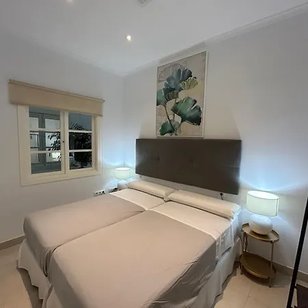 Apartment Olavide Premium